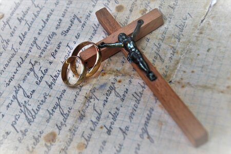 Old letter rings marriage photo