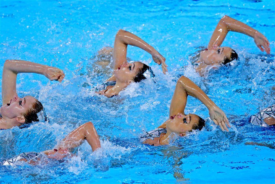 Artistic Swimming Synchronized