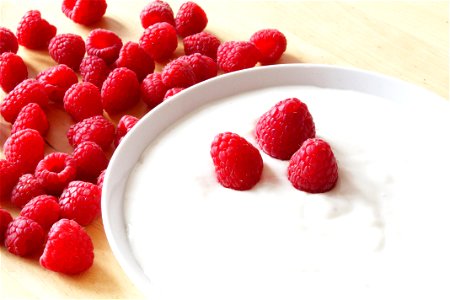 Yogurt Raspberries photo