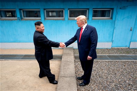 Donald Trump Kim Jong Un photo