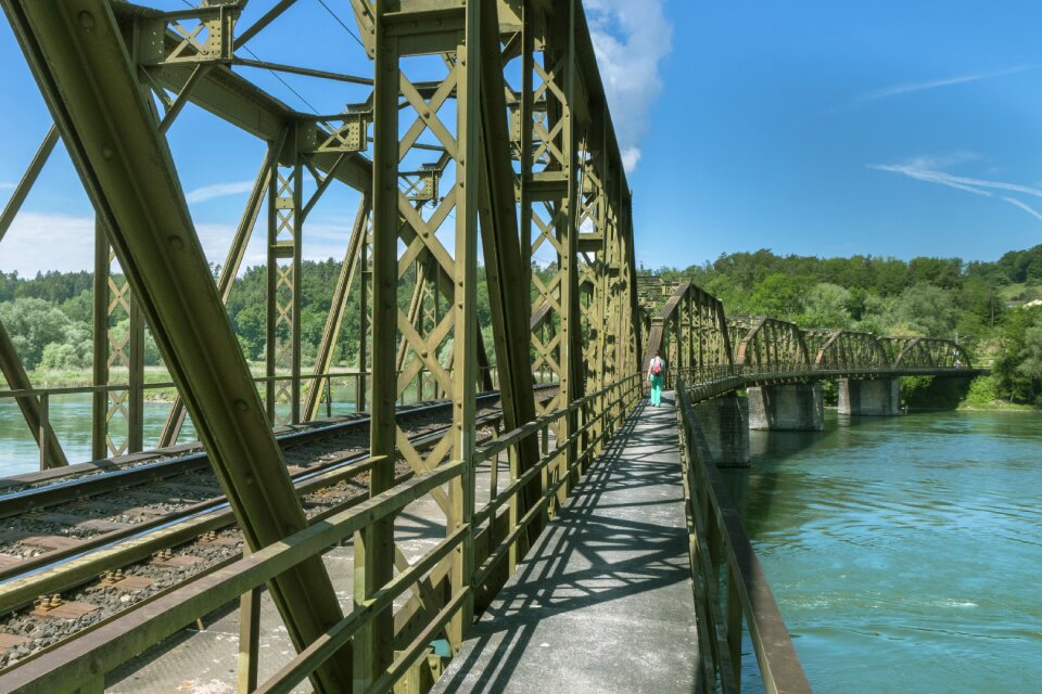 Bridge metal bridge away