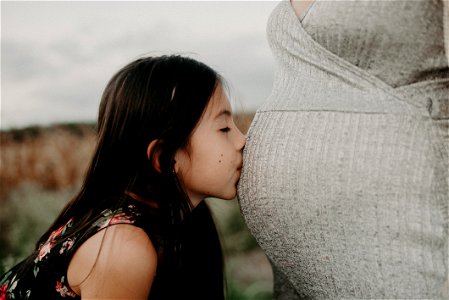 Daughter Pregnancy Gravidity Kiss photo
