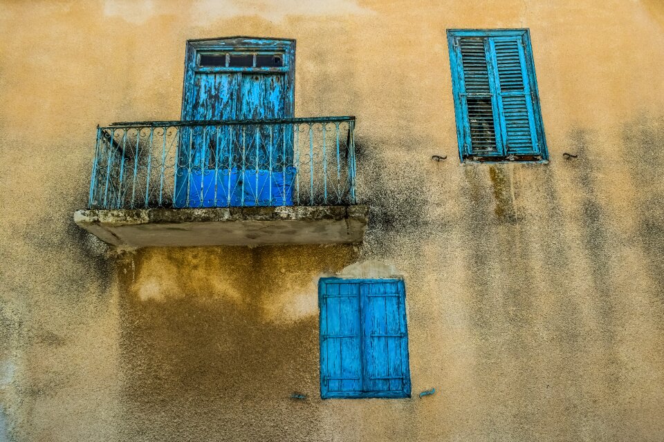 Old building facade photo