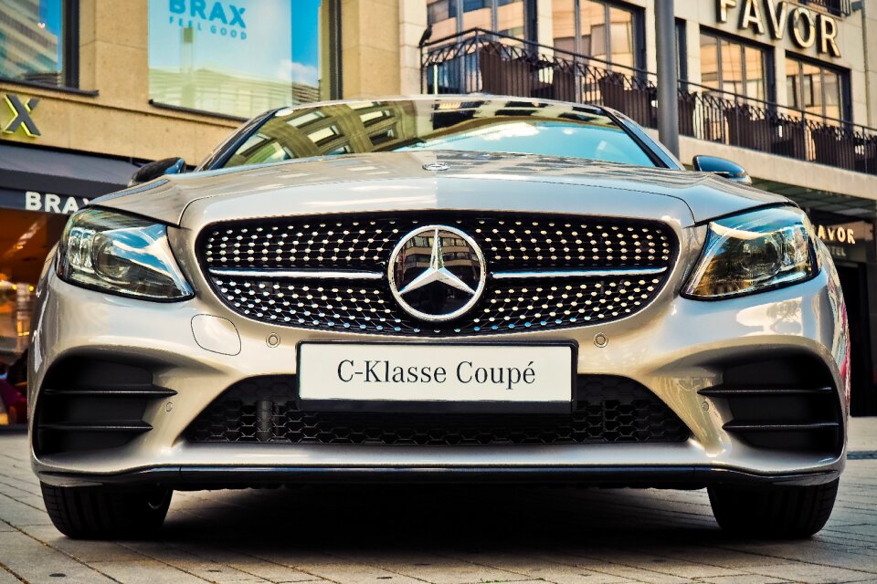 Vehicle mercedes benz luxury