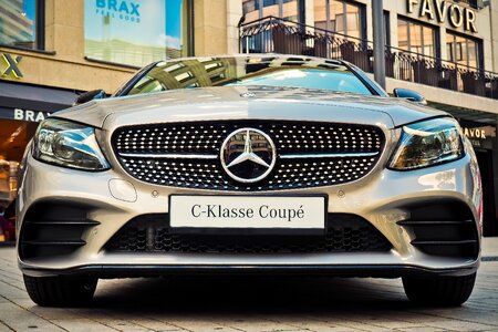 Vehicle mercedes benz luxury