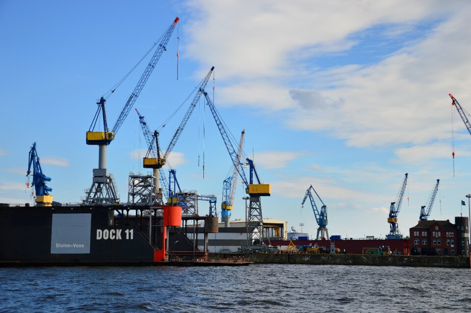 Hamburg elbe shipyard