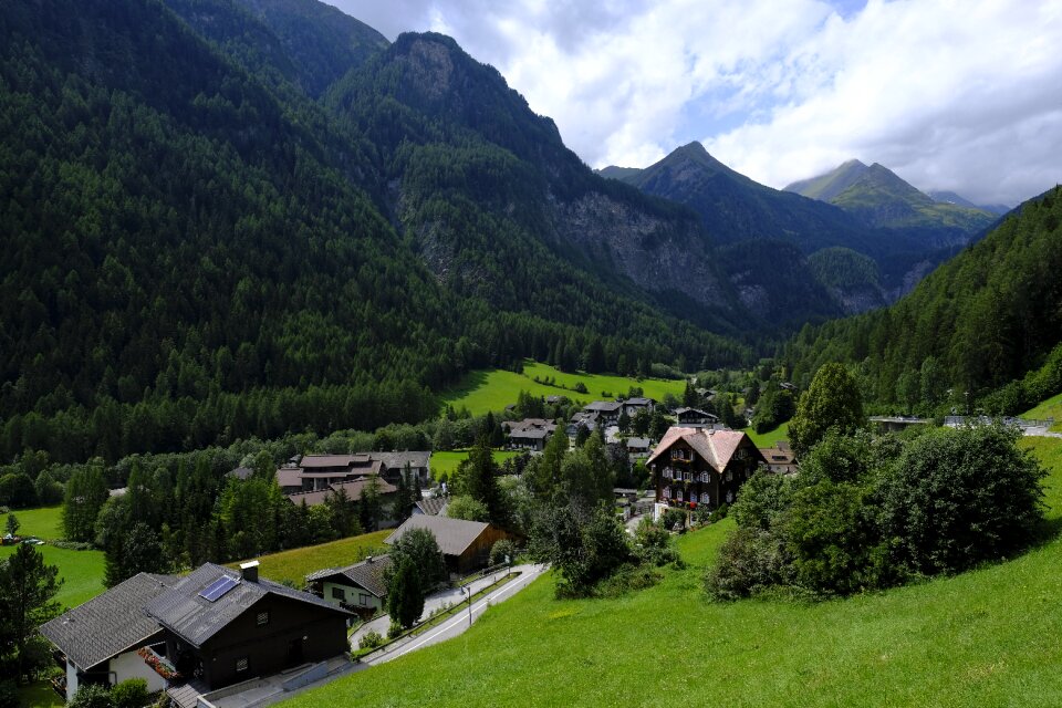 Houses cottages valley