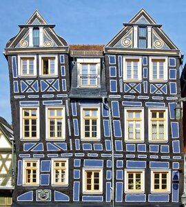 Truss facade historically