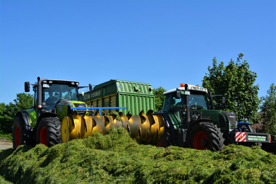 Tractor machine tractors