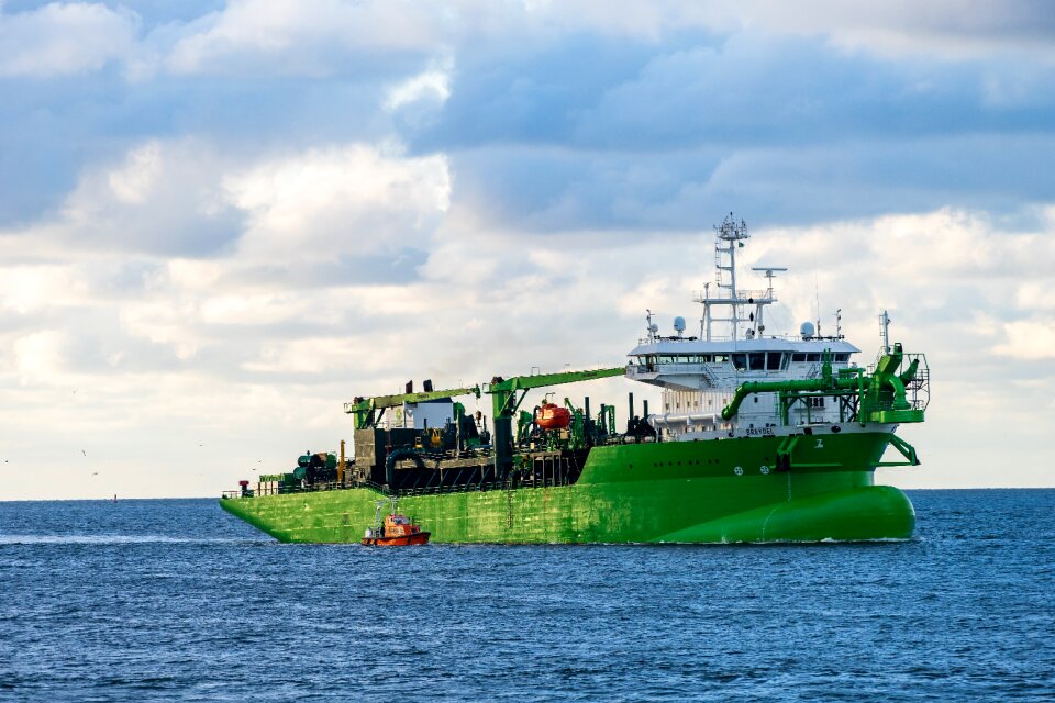 Port water shipping
