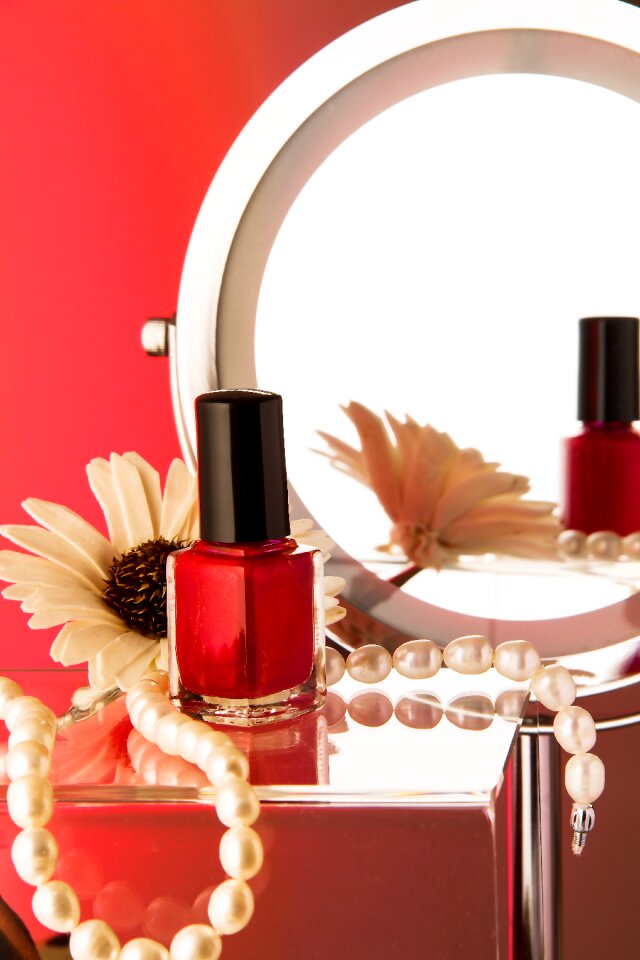 Make-up mirror care cosmetics