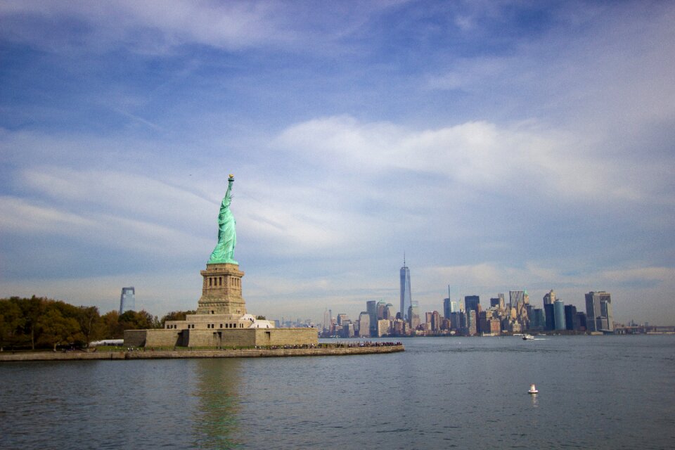 Monument statue freedom