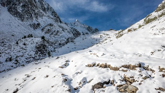 Pyrénées mountain snow