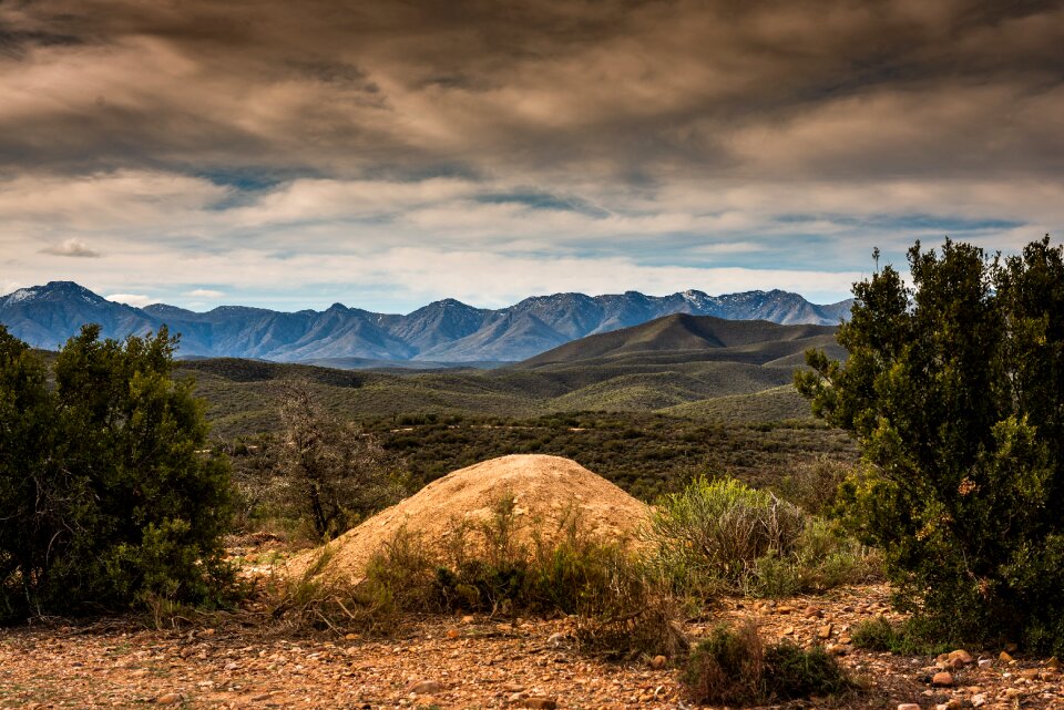 Mountains rock threatening