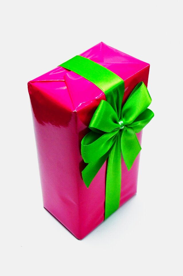 Wrapping green bow design