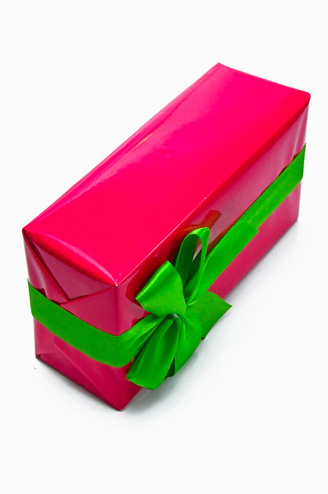 Wrapping green bow design
