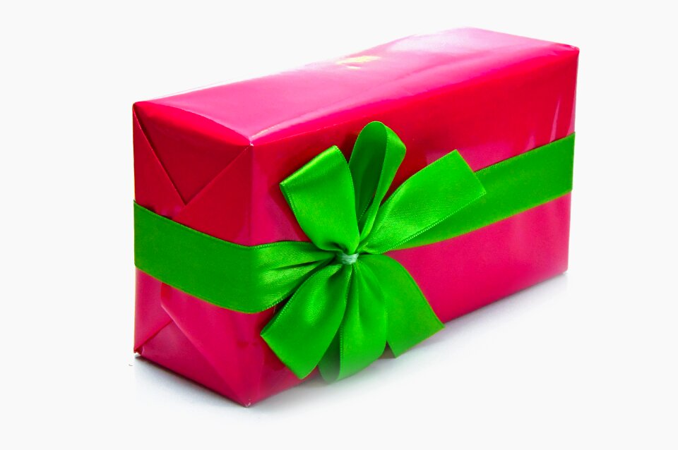 Wrapping green bow design