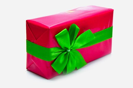 Wrapping green bow design