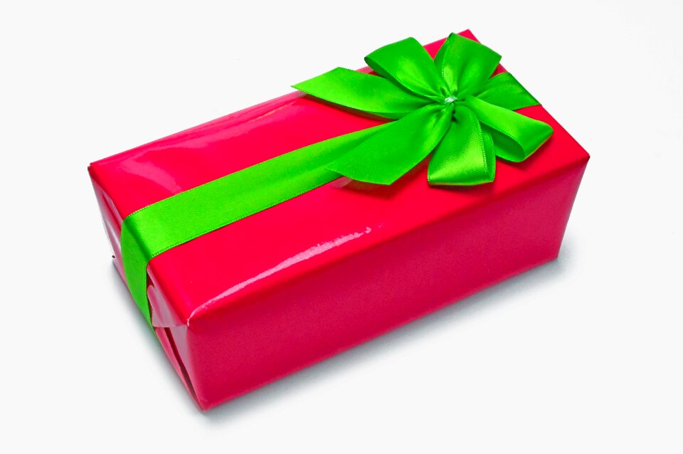 Wrapping green bow design