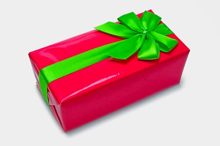 Wrapping green bow design