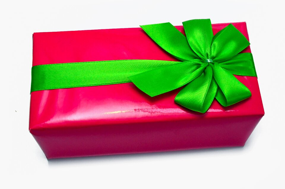 Wrapping green bow design