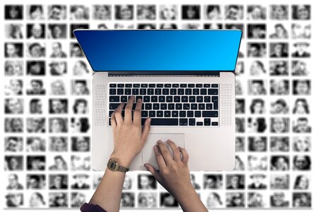 Contact faces photo album