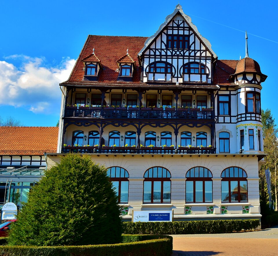 Romantic architecture tourism