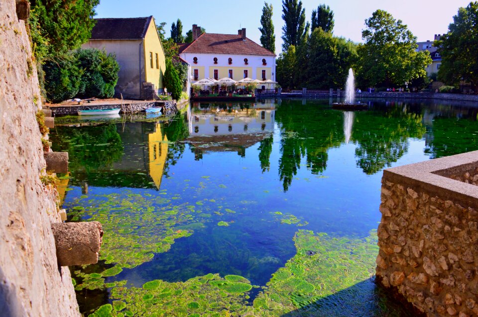 Clean mill pond fountain