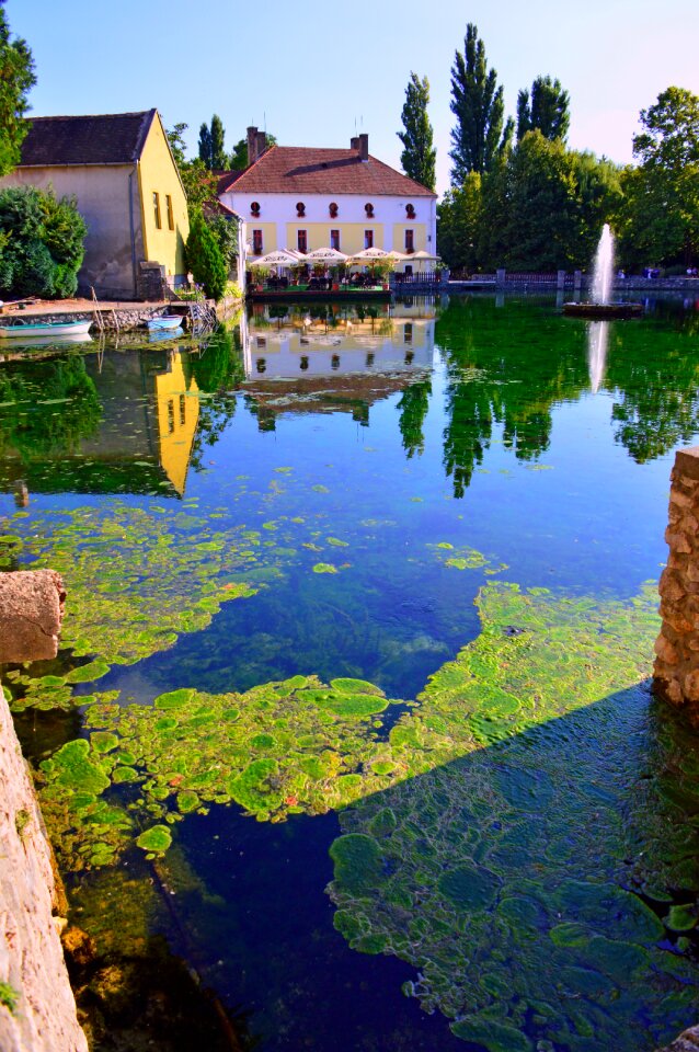 Clean mill pond fountain