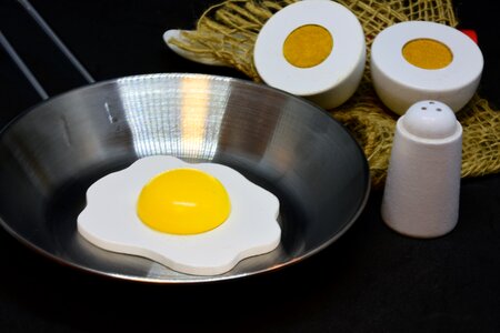 Fry ingredients cook