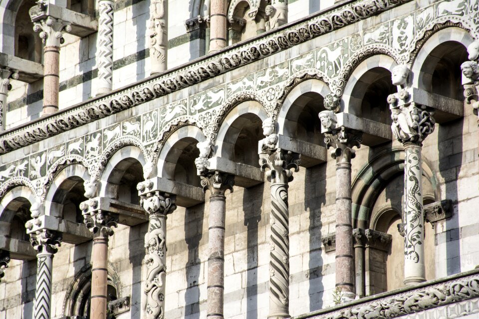 History building monument