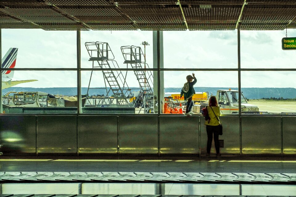 Transportation window silhouette