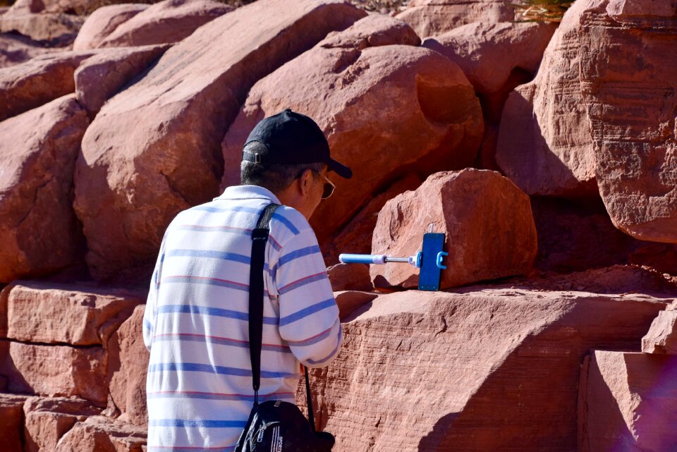Man smartphone face time