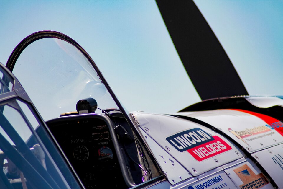 Automobile vehicle plane