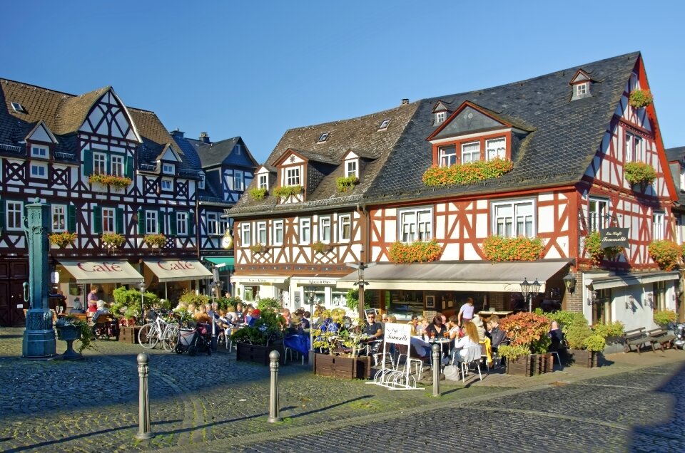 Marketplace building truss