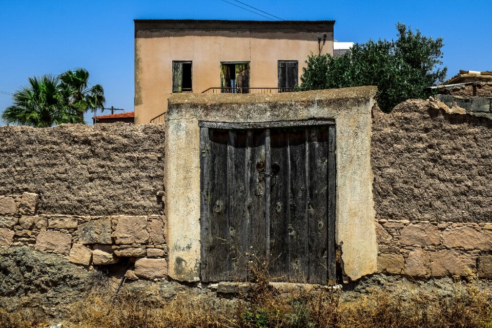 Architecture building gate