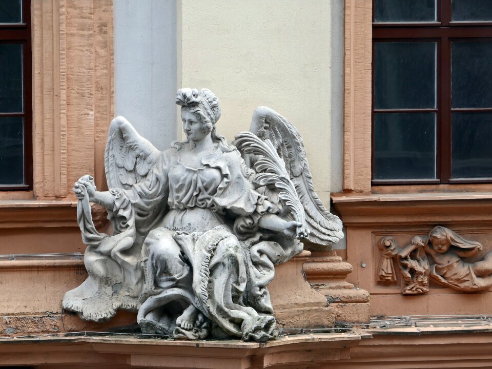 Angel decorative figure facade