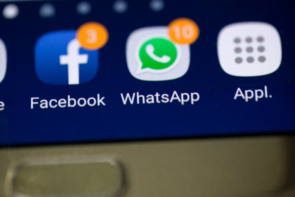 Smartphone internet communication