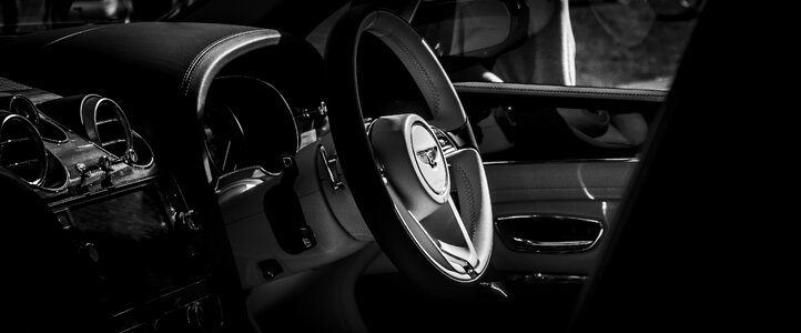 Bentley bentayga vehicle automotive photo