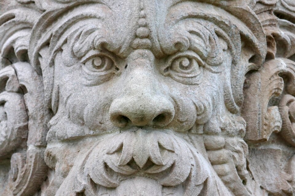 Portrait figure head