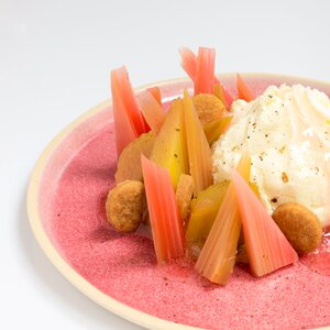 Rhubarb cream pastry