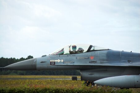 Fighter jet speed training photo