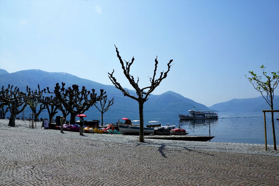 Lake lago maggiore water