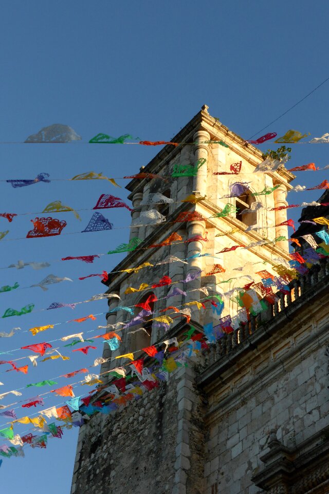 Building fiesta decoration