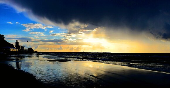 Light the horizon drama