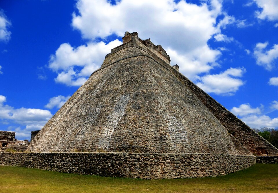 Pierre pyramid tourism