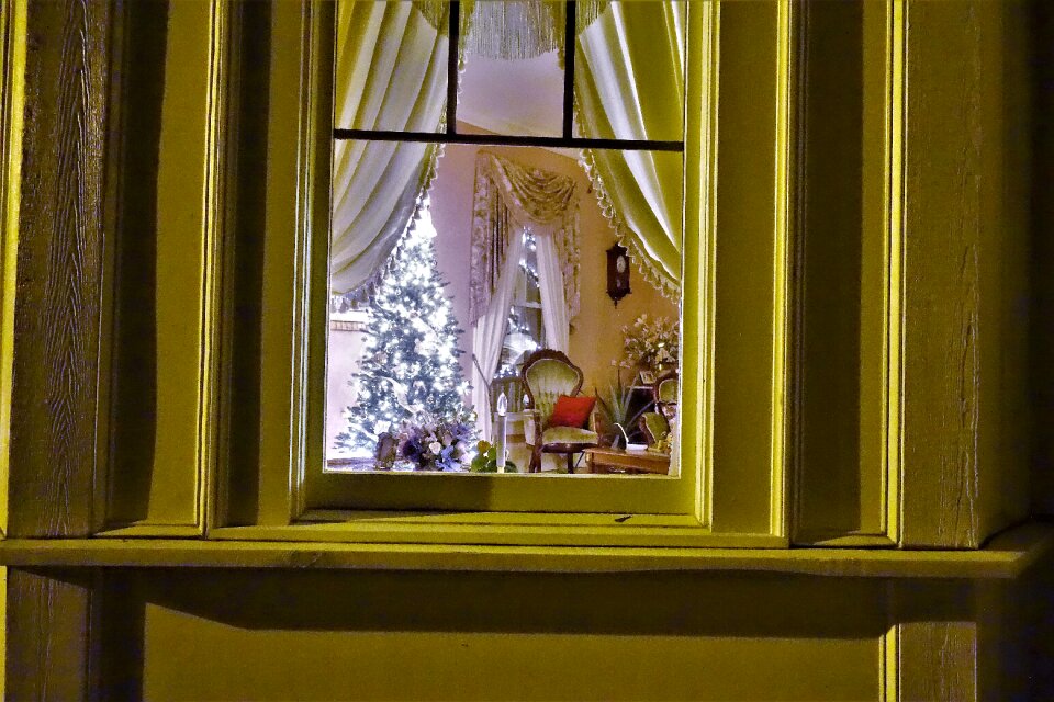 Parlor outside lights