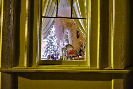 Parlor outside lights