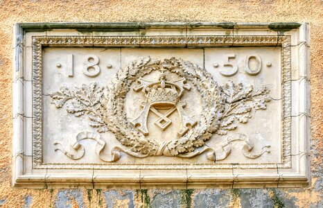 King seal memorial stone foundation