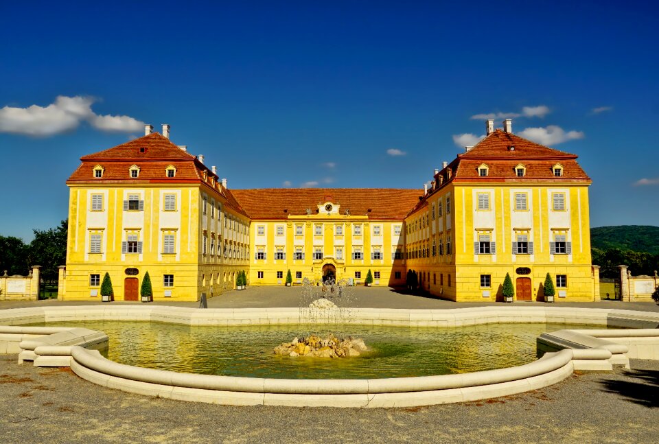 Castle court sky tourism